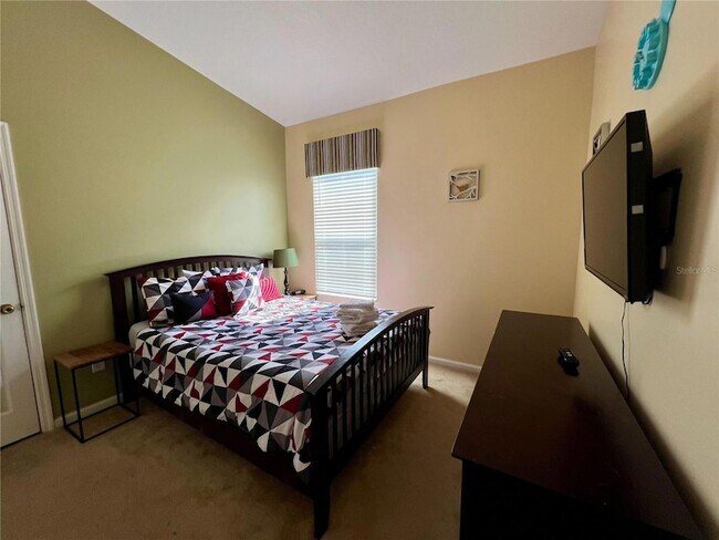Building Photo - 8127 Fan Palm Way
