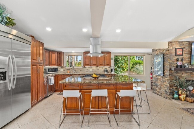 Building Photo - 70801 Fairway Dr