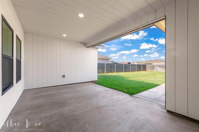 Building Photo - 1510 Old Settlers Way
