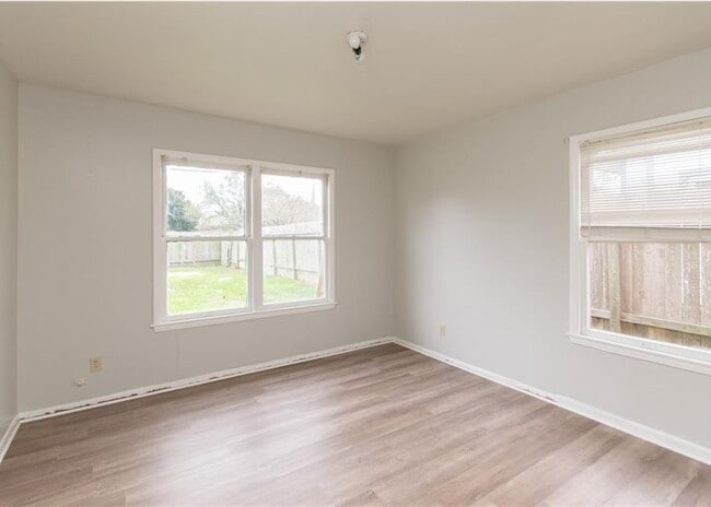 Building Photo - 1534 Lazy Ln