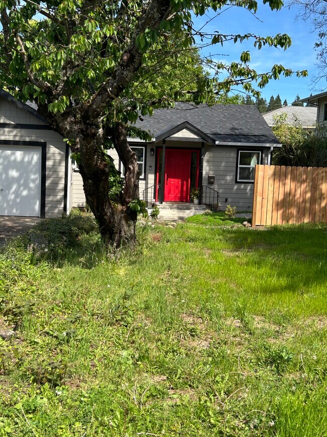Building Photo - 4112 NE 80th Ave