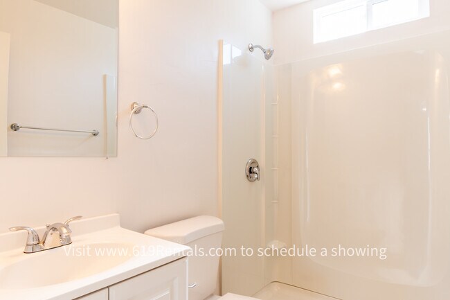 Building Photo - Beautiful Remodeled 2 Bedroom House