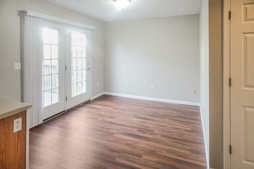 Dining - 3709 S Cramer Cir
