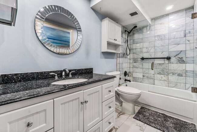 Building Photo - 14 Royal Palm Way