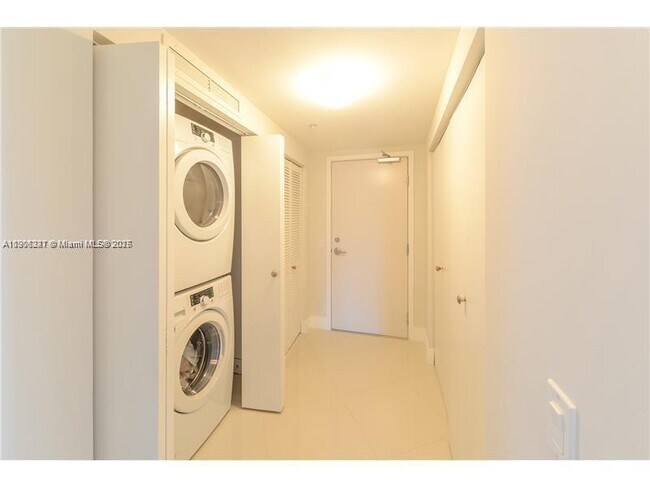 Building Photo - 6700 Indian Creek Dr