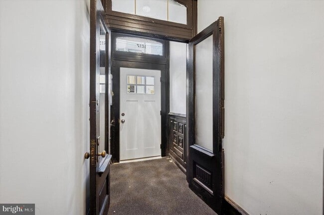 Building Photo - 1217 N 28th St