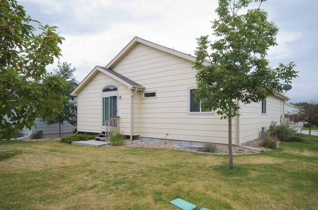 Building Photo - **HOLIDAY MOVE IN SPECIAL**