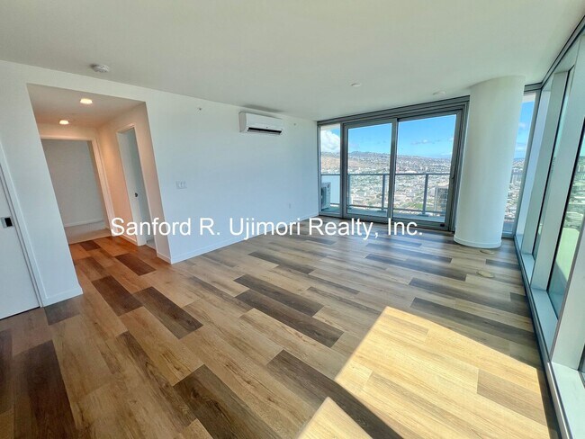 Building Photo - lion4301