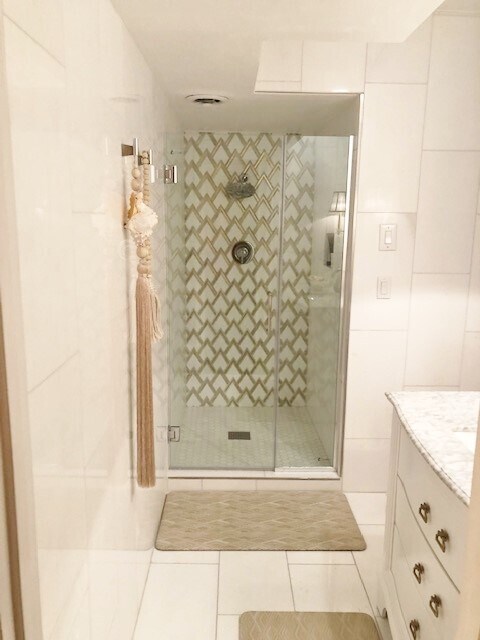 Building Photo - 2701 Bellefontaine