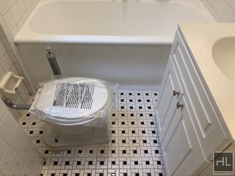 Building Photo - WEST 45 STREET