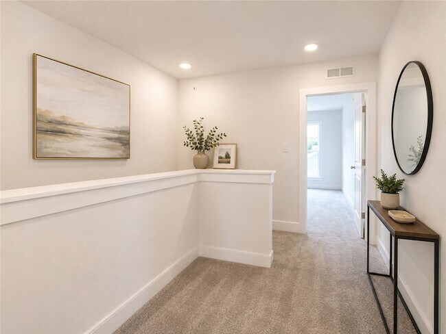 Building Photo - 307 Palisade Wy