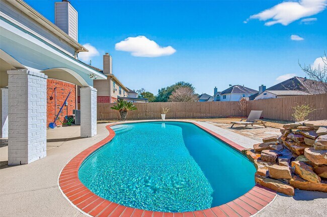 Building Photo - 16535 Oat Mill Dr