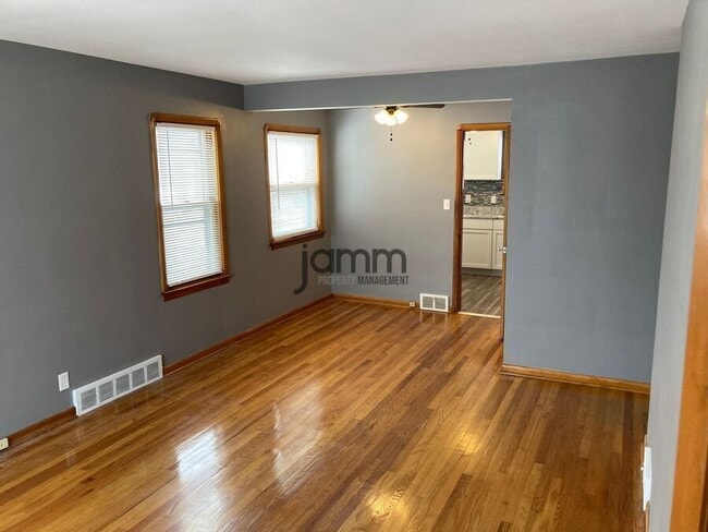 Building Photo - 6099 Ridge Rd