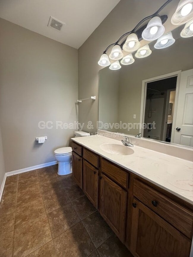 Building Photo - 1652 Cesario Dr
