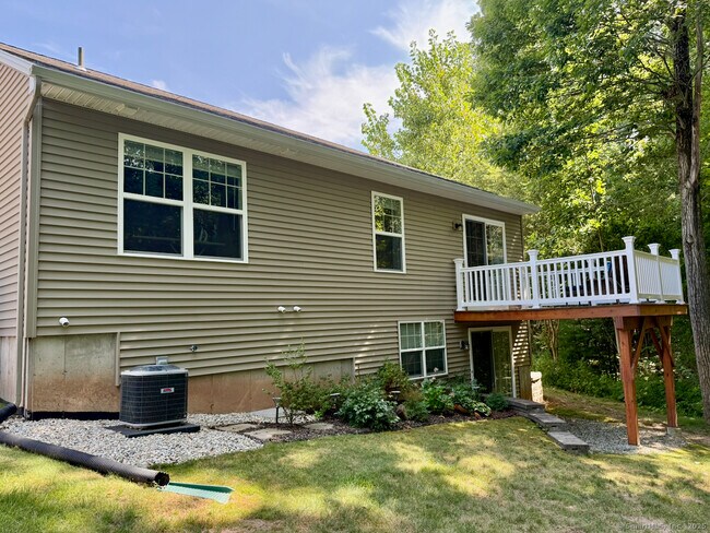 Building Photo - 28 Woodridge Dr