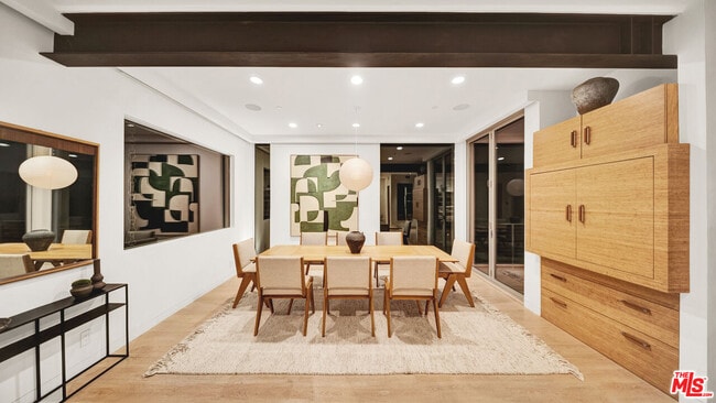 Building Photo - 2915 Tuna Canyon Rd