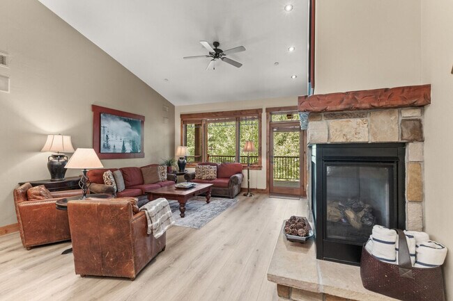 Building Photo - 2905 Mountaineer Cir