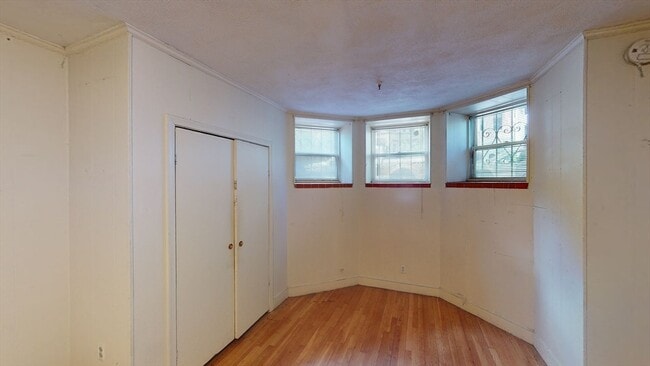 Primary Photo - 513 Beacon St