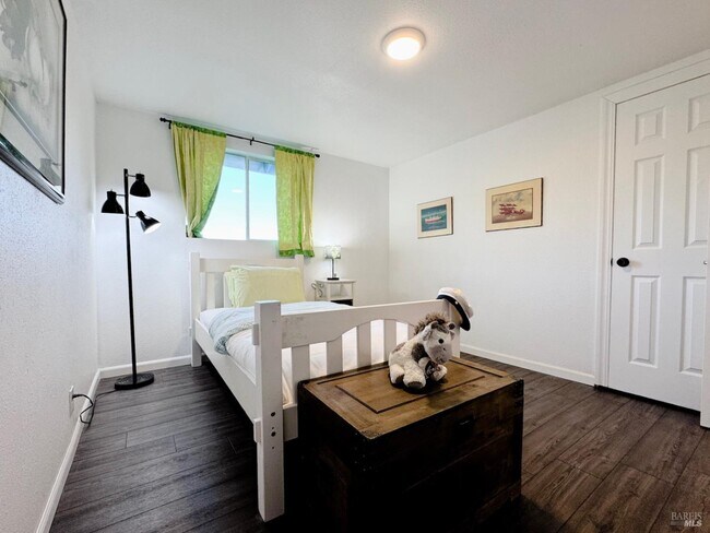 Building Photo - 16060 39th Ave