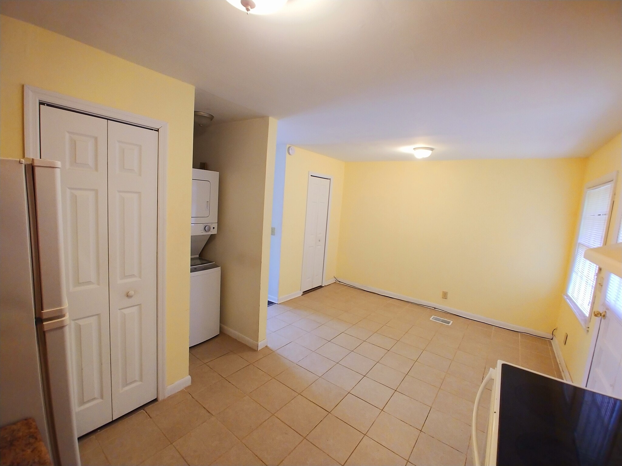 Building Photo - 644 N 5th St