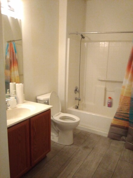 Building Photo - 457 Turtleback Rd
