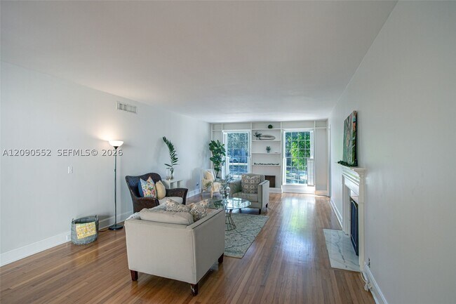 Building Photo - 2805 Segovia St