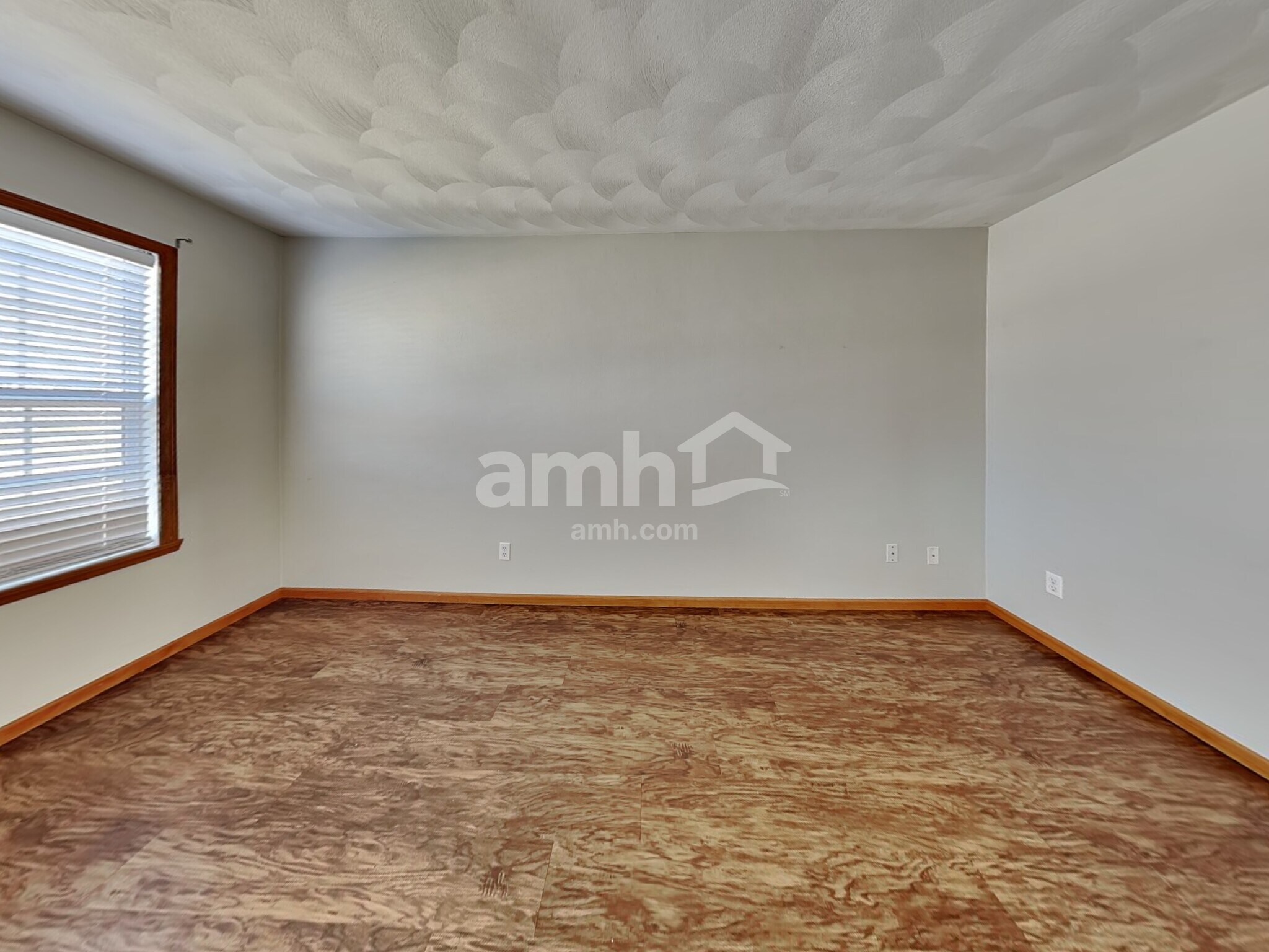 Building Photo - 3085 Warwickshire Dr