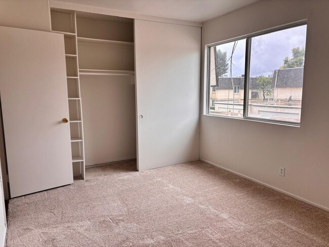Building Photo - Beautifully updated 2-bedroom, 1.5-bathroom townhome located in the highly desirable Reseda area ...