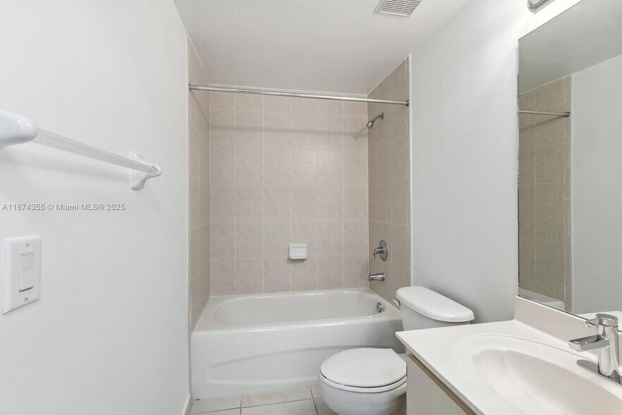 Building Photo - 7270 NW 114th Ave