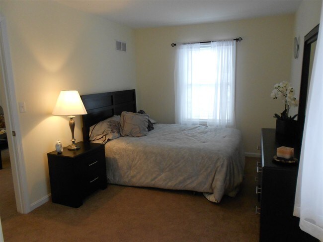 Building Photo - 100 Sentinel Court