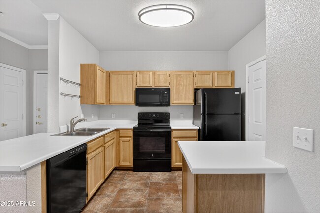 Building Photo - 5401 E Van Buren St