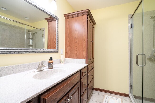 Building Photo - 750 Willow Bend Ln