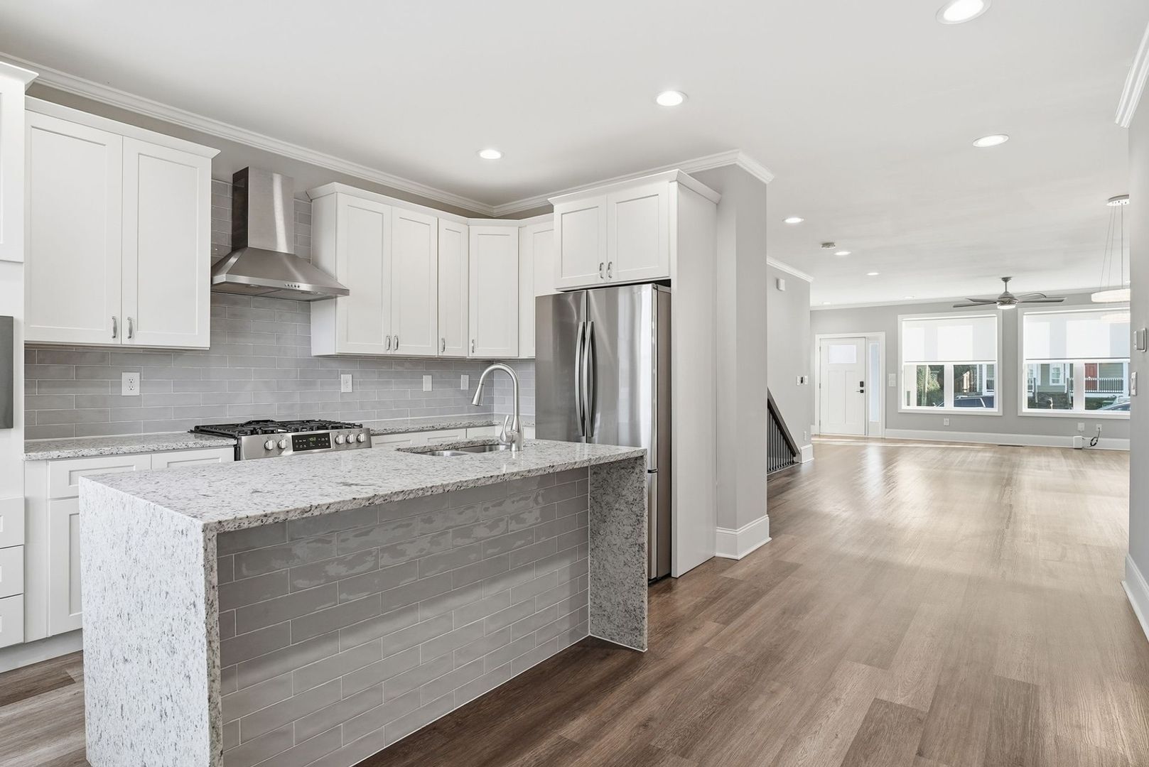 Building Photo - 166 Vanira Ave SE