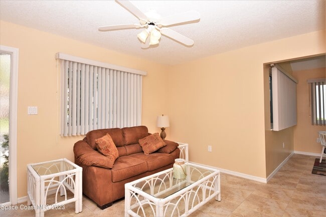 Building Photo - 1000 Ocean Park Ln