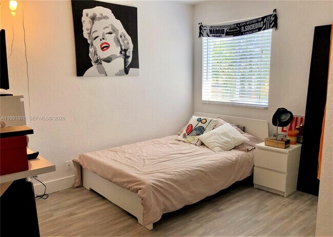 Building Photo - 2233 Ensenada Terrace