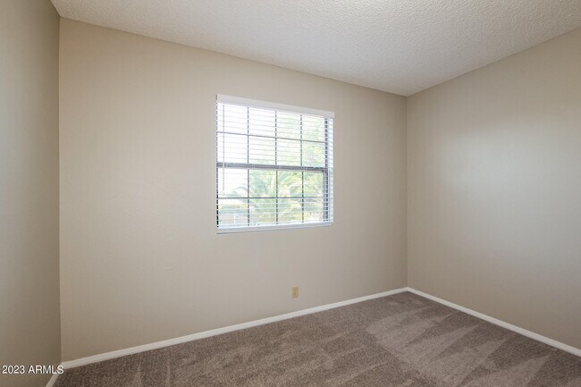 Building Photo - 3830 W Marconi Ave