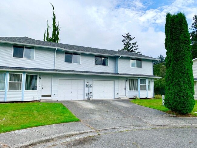 Building Photo - 620 58th Pl SE