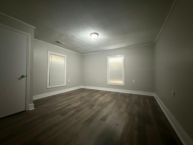 Building Photo - 705 Harahan Rd