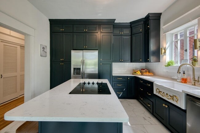 Building Photo - Spacious Living in a Prime Christiansburg Location