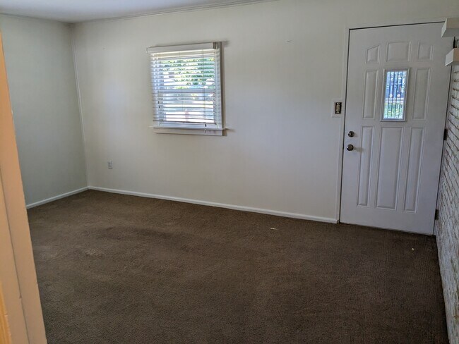 Building Photo - 227 S 9th St