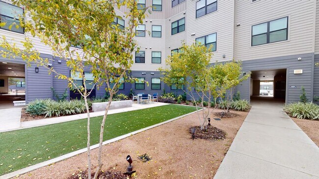 Building Photo - 1148 Silber Rd