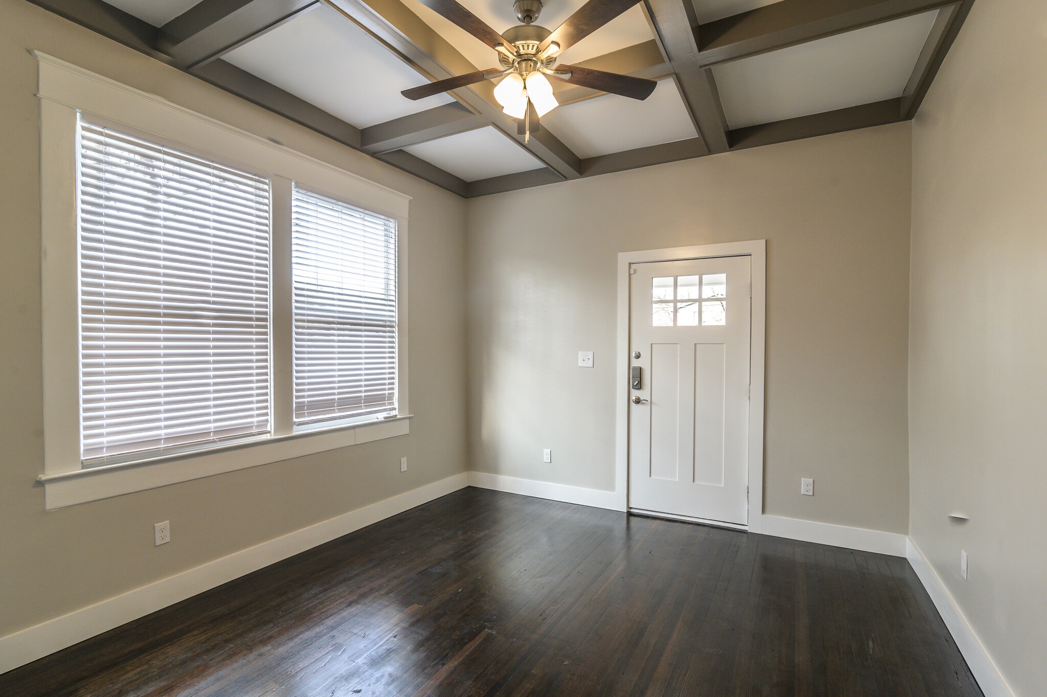 Building Photo - 4602 E Side Ave