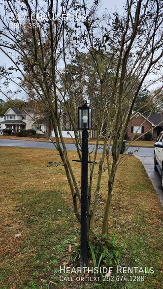 Building Photo - 567 Chaucer Dr