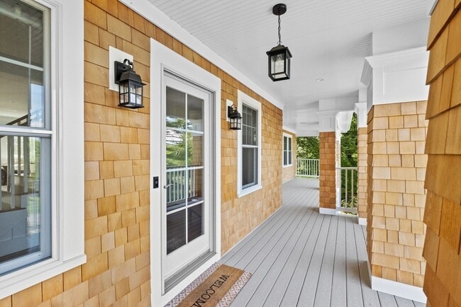 Building Photo - 10 Ocean Ledge Dr