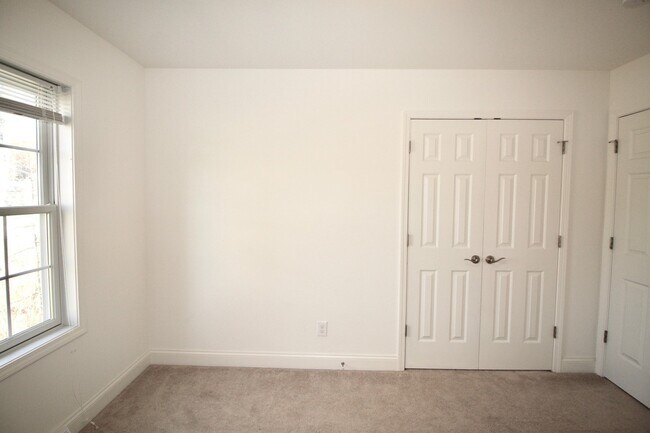 Building Photo - Stonecrest Drive