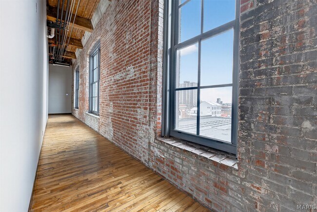 Building Photo - 2647 Locust St