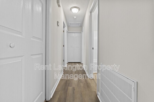 Building Photo - 608 McCurdy Ct