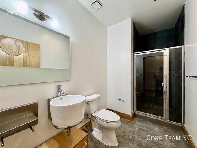 Building Photo - 382 W 22nd St