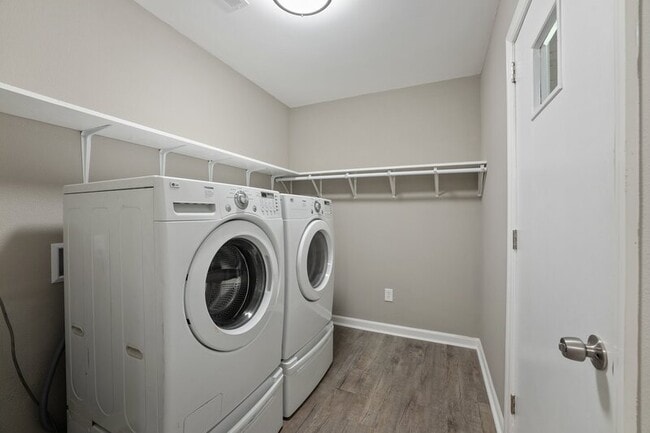 Building Photo - 505 NW Forrest Pk Ct