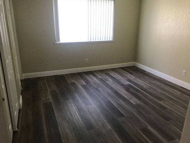 Building Photo - 3591 Quail Lakes Dr